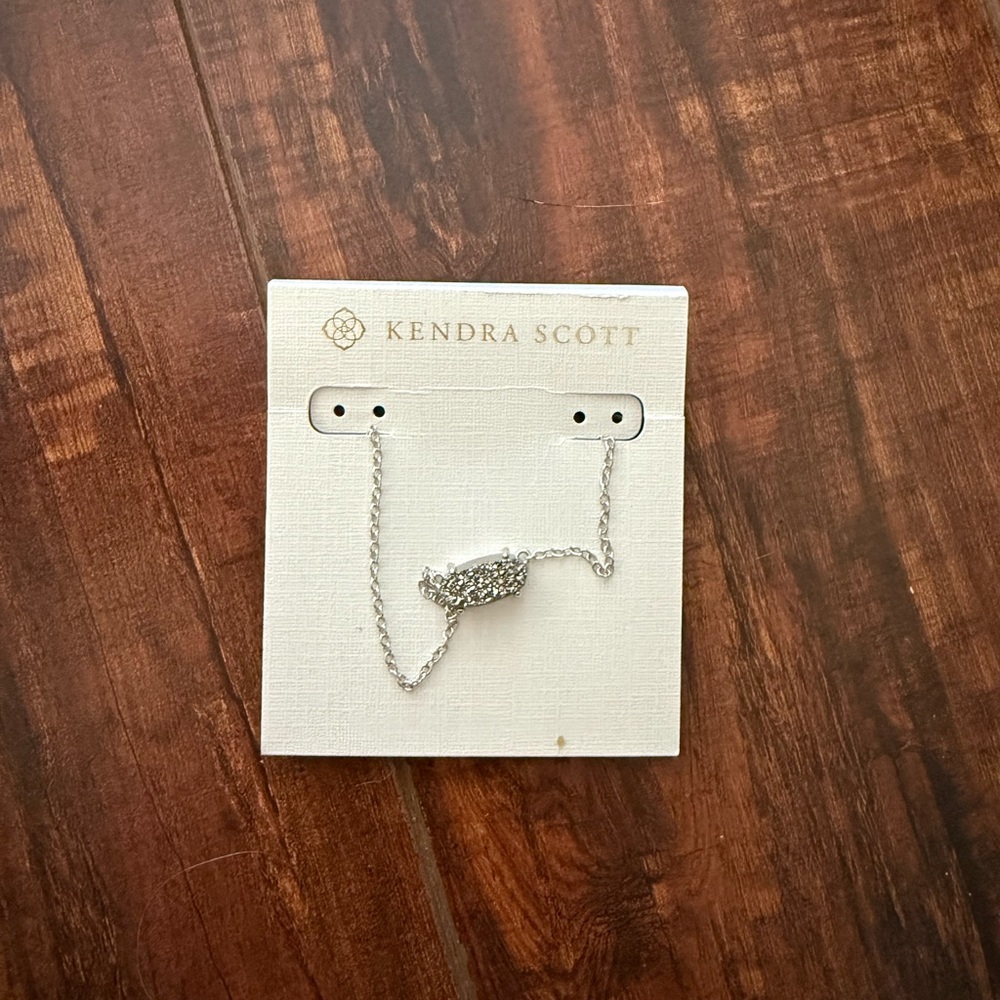 Kendra Scott silver necklace brand new still has tags